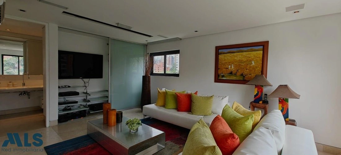 Penthouse 820 m2 with jacuzzi in Medellin, Colombia