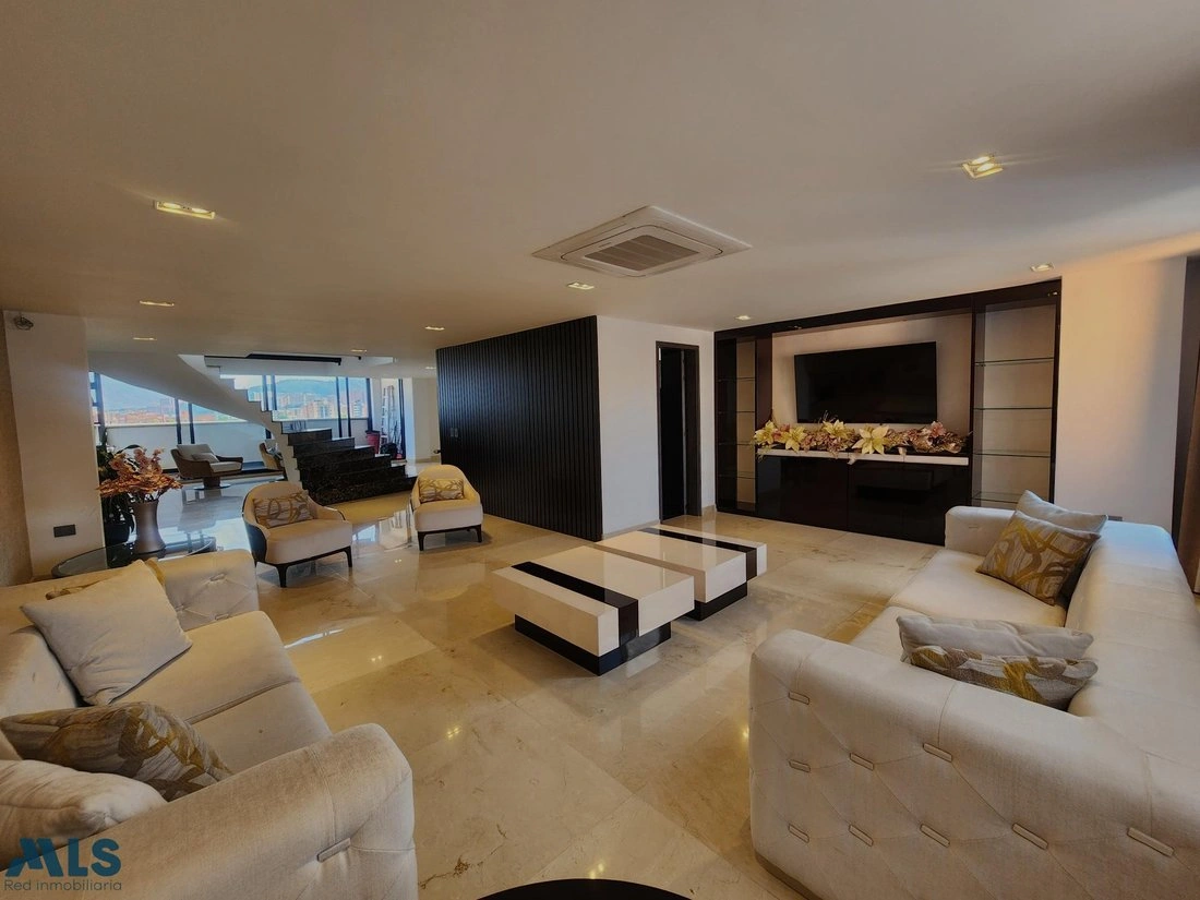 Penthouse 624 m2 with panoramic view in Medellin, Colombia