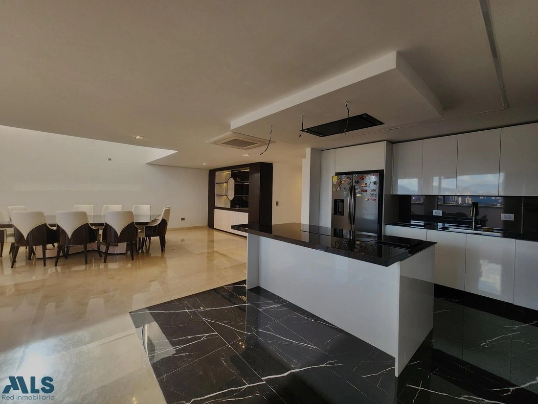 Penthouse 624 m2 with panoramic view in Medellin, Colombia