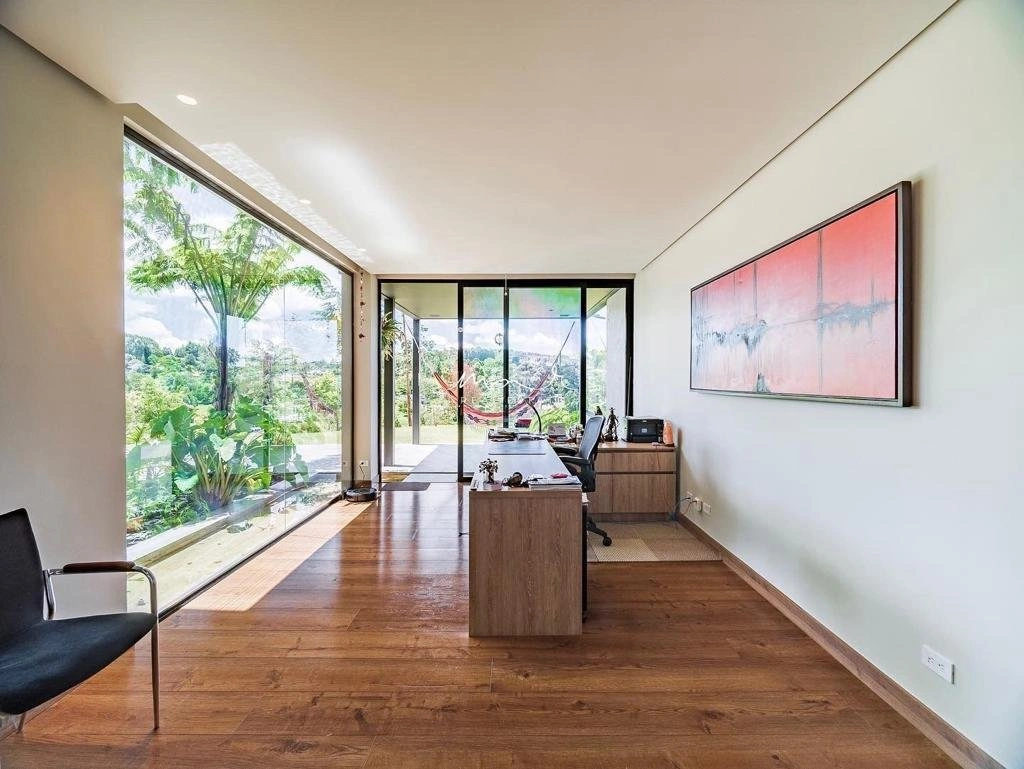 House 526 m2 with walk in closet in Medellin, Colombia