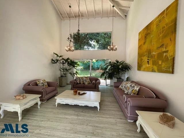 House 385 m2 with jacuzzi in Medellin, Colombia