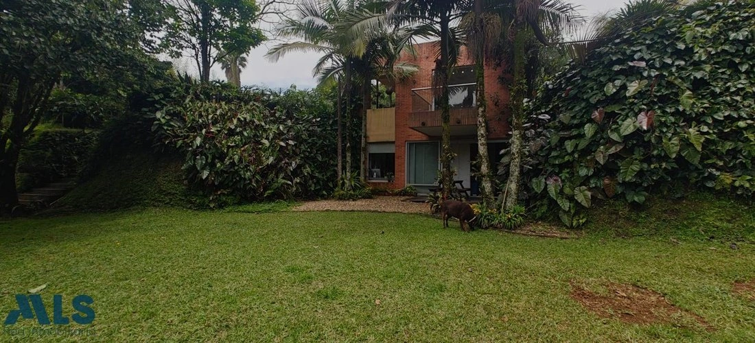 House 413 m2 with jacuzzi in Medellin, Colombia