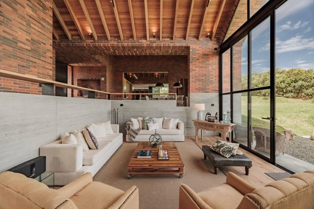 House 500 m2 with garden in Medellin, Colombia