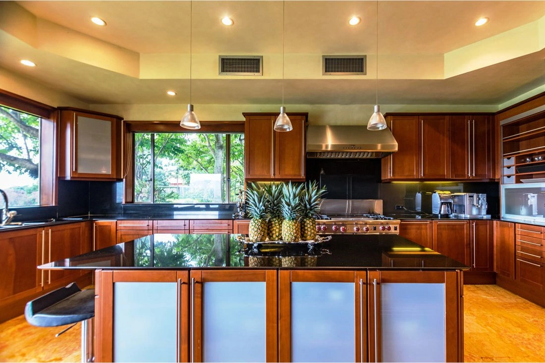 Дом 1100 m2 с садом в Сан-Хосе, Коста-Рика