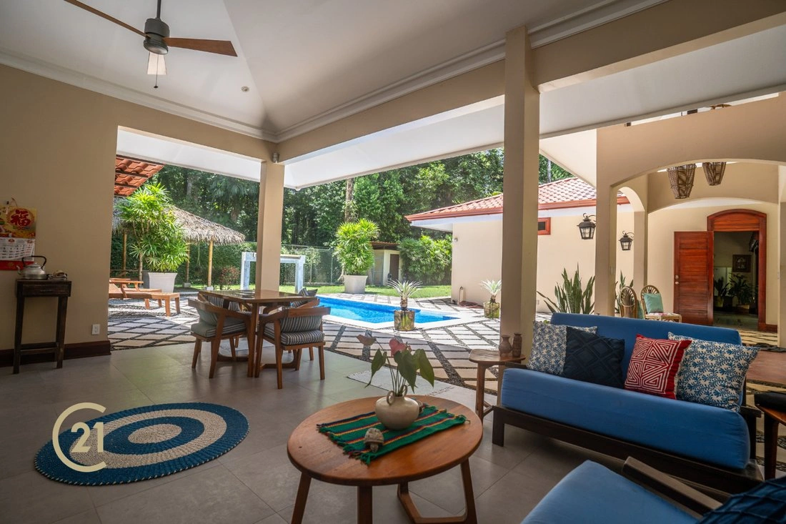 Villa 3+1 con vista panorámica en Limón, Costa Rica