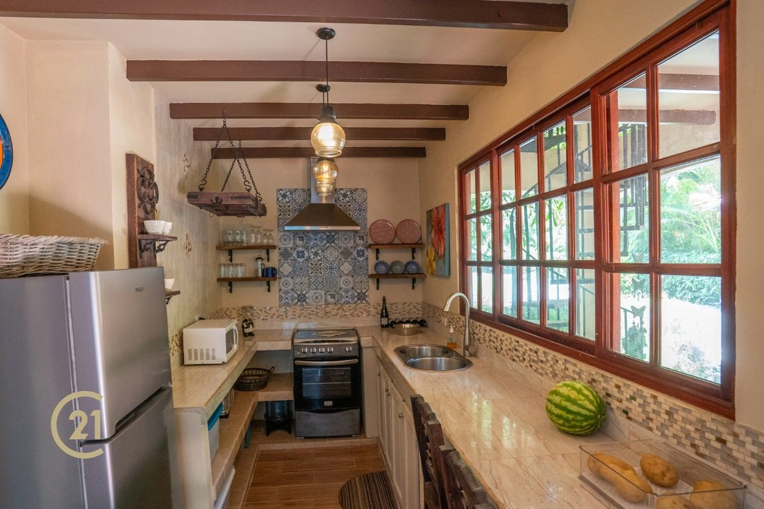 Villa 300 m2 with open kitchen in Limon, Costa Rica