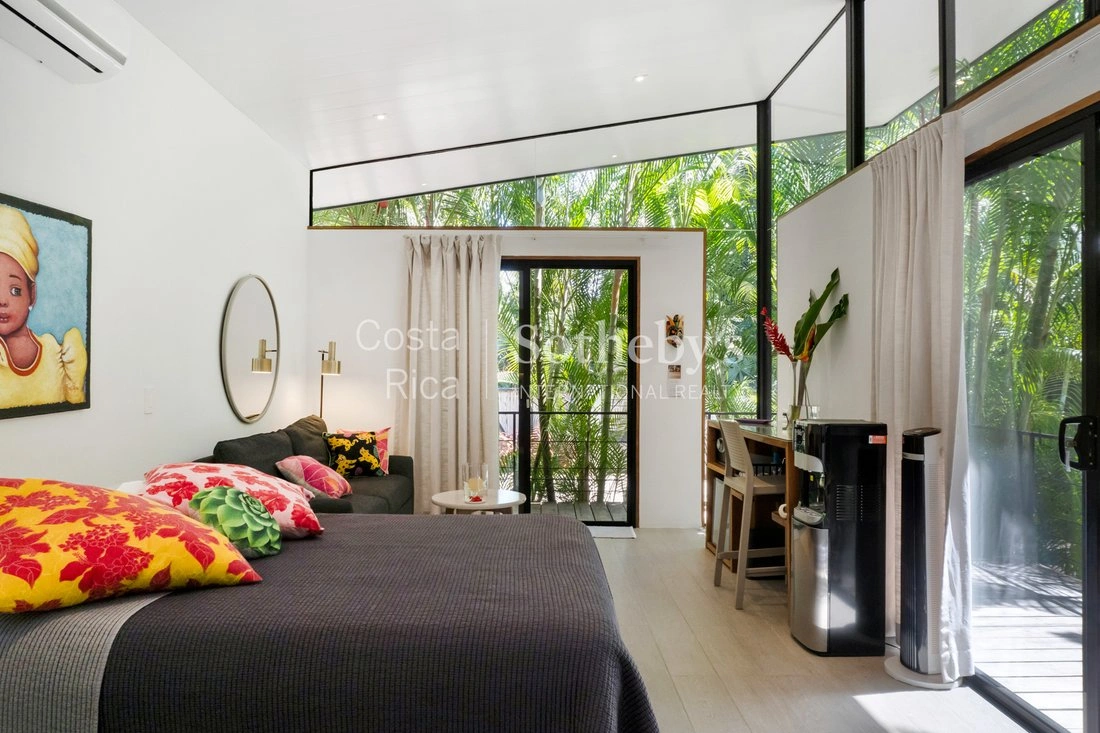 House 400 m2 with open pool in Limon, Costa Rica