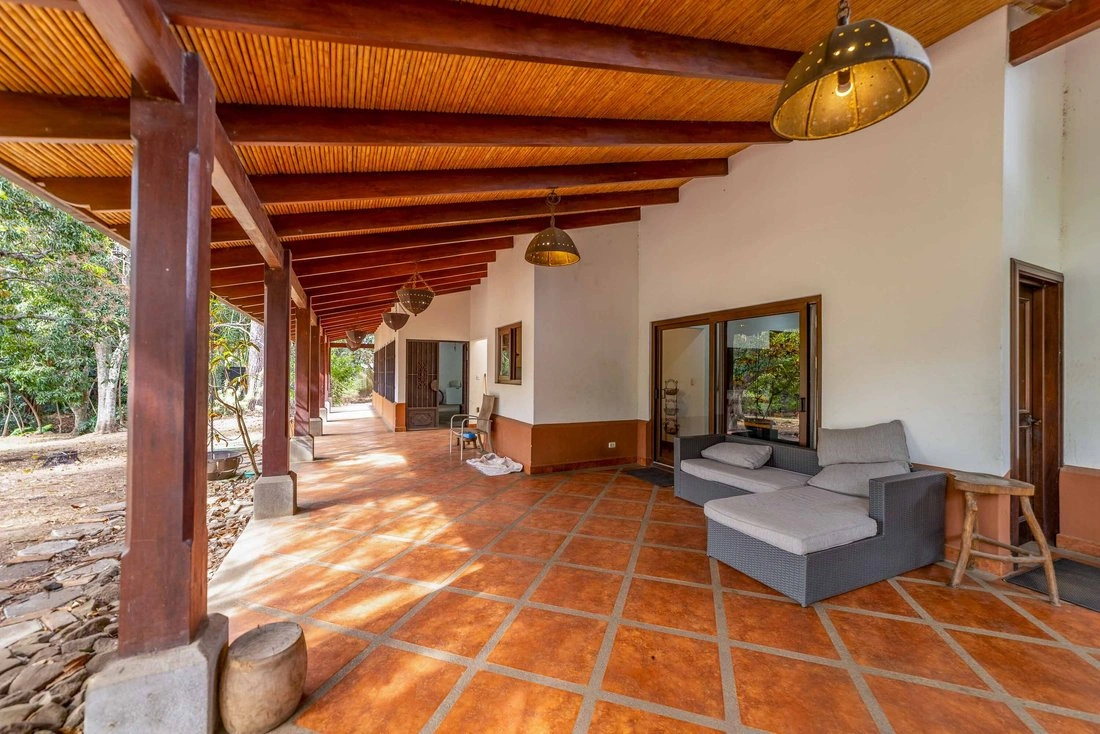 House 587 m2 with garden in Escazu, Costa Rica