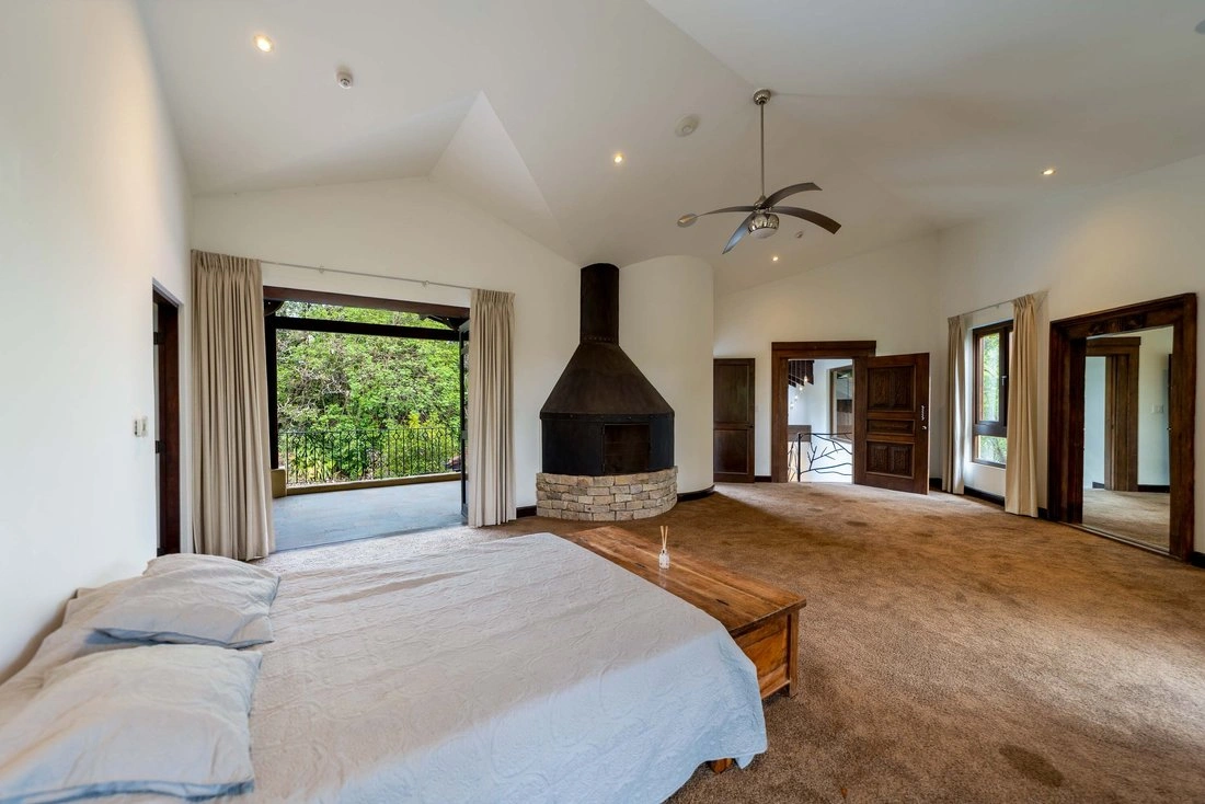 House 587 m2 with garden in Escazu, Costa Rica