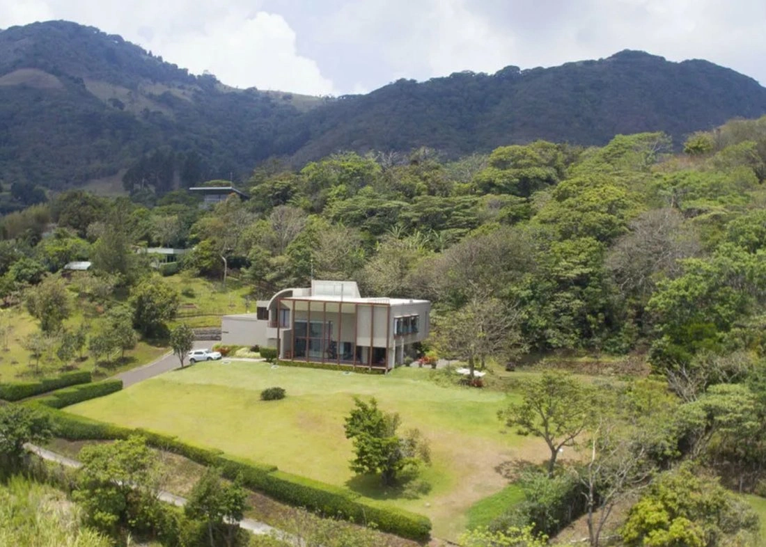 哥斯达黎加埃斯卡苏 551 m2 带按摩浴缸的房屋