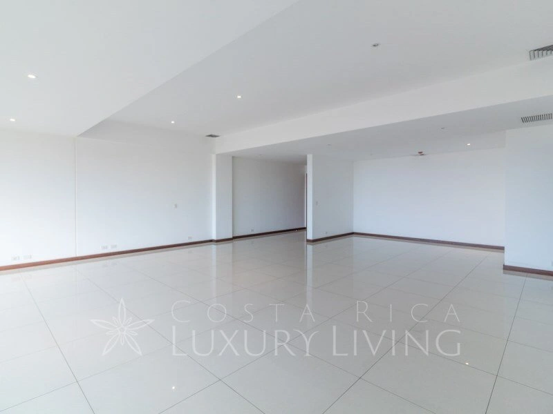 Penthouse 269 m2 with open pool in Escazu, Costa Rica