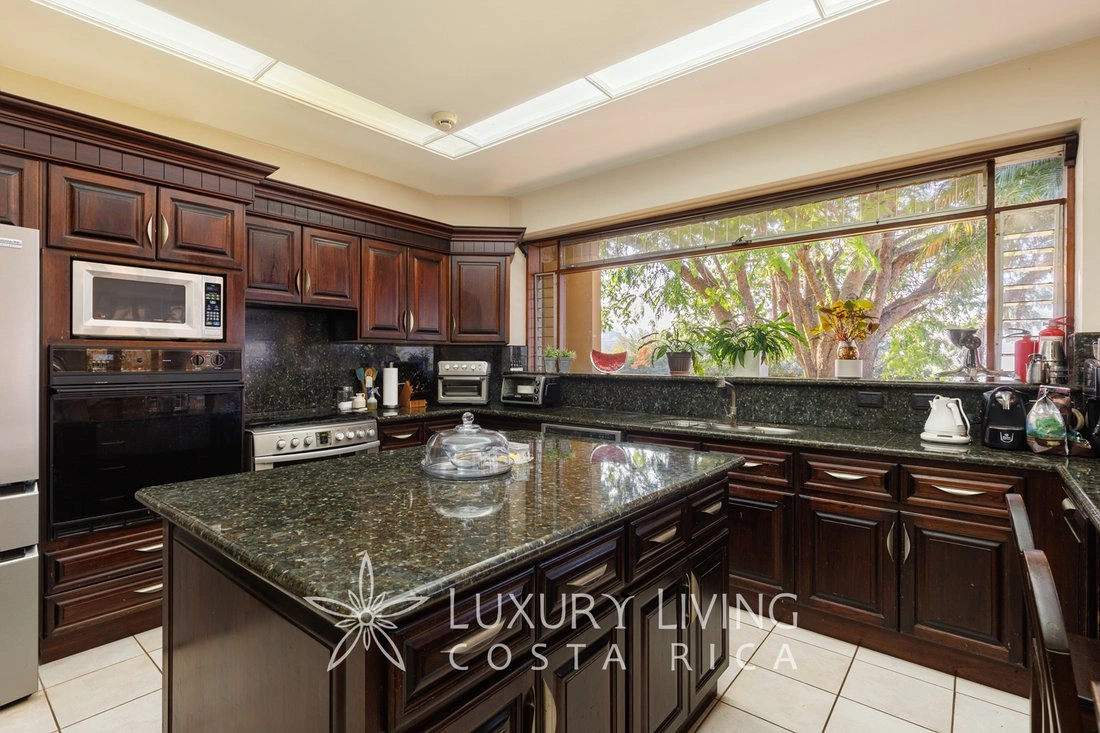 منزل 4+1 مزود بمدفأة في Escazu، كوستاريكا