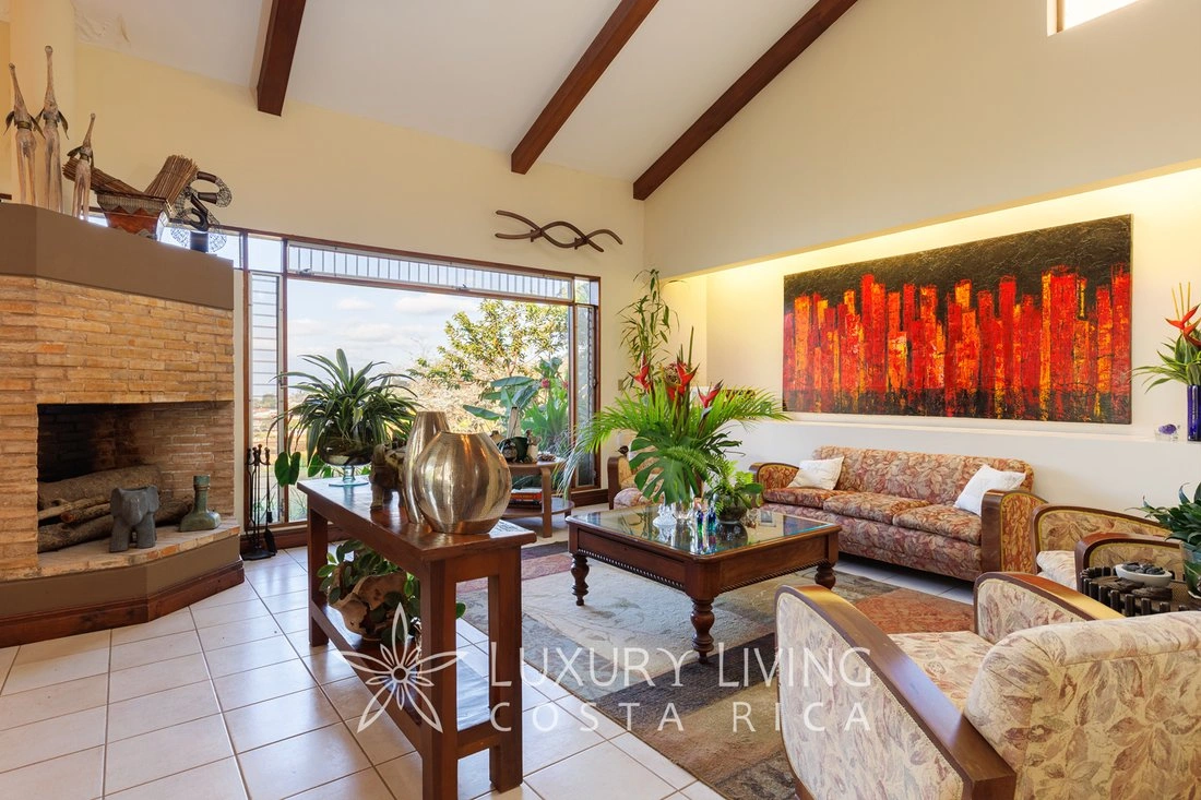 House 610 m2 with garage in Escazu, Costa Rica