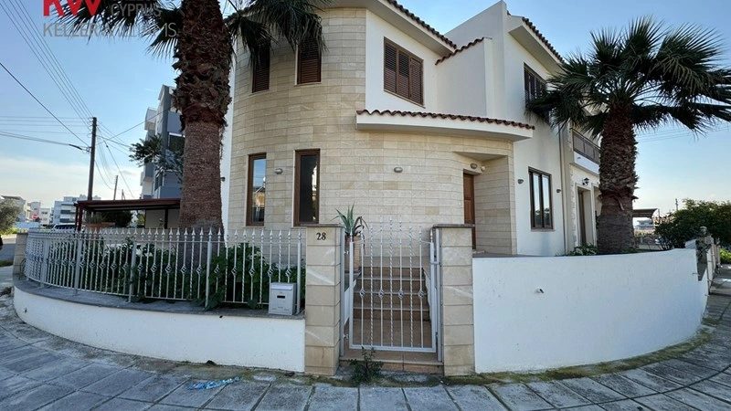 Maison 4+1 avec jardin à Strovolos, Chypre