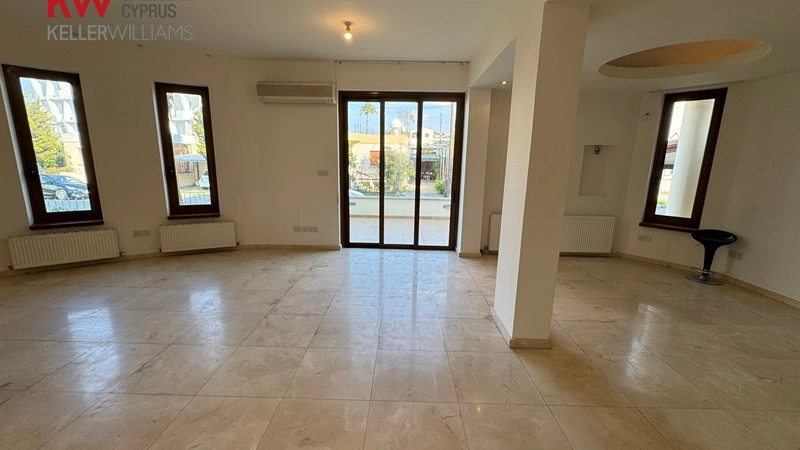 Luxury House 303 m2 in Strovolos, Cyprus