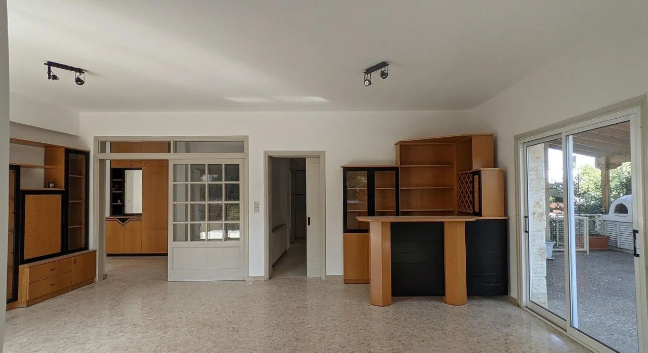 キプロスのストロボロスにある236㎡のモダンハウス