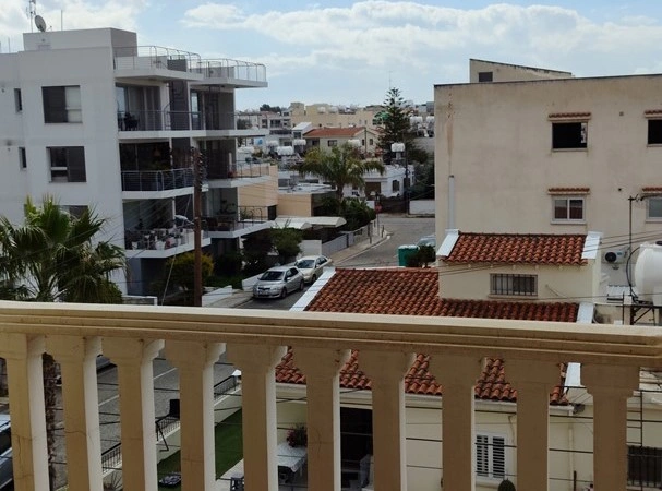 स्ट्रोवोलोस, साइप्रस में खुले पार्किंग स्थान वाला 1+1 अपार्टमेंट