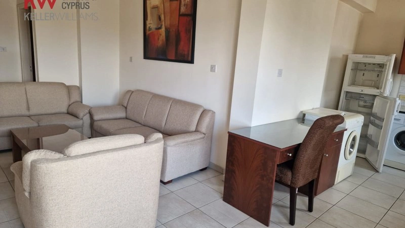 स्ट्रोवोलोस, साइप्रस में खुले पार्किंग स्थान वाला 1+1 अपार्टमेंट