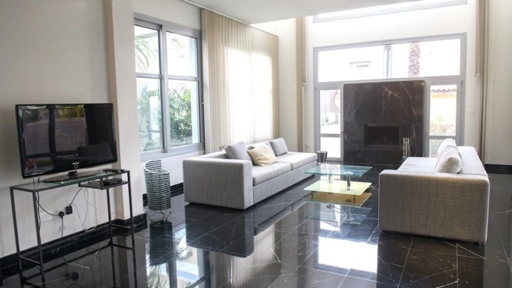 Casa espaciosa de 914 m² cerca del parque en Lakatamia, Chipre