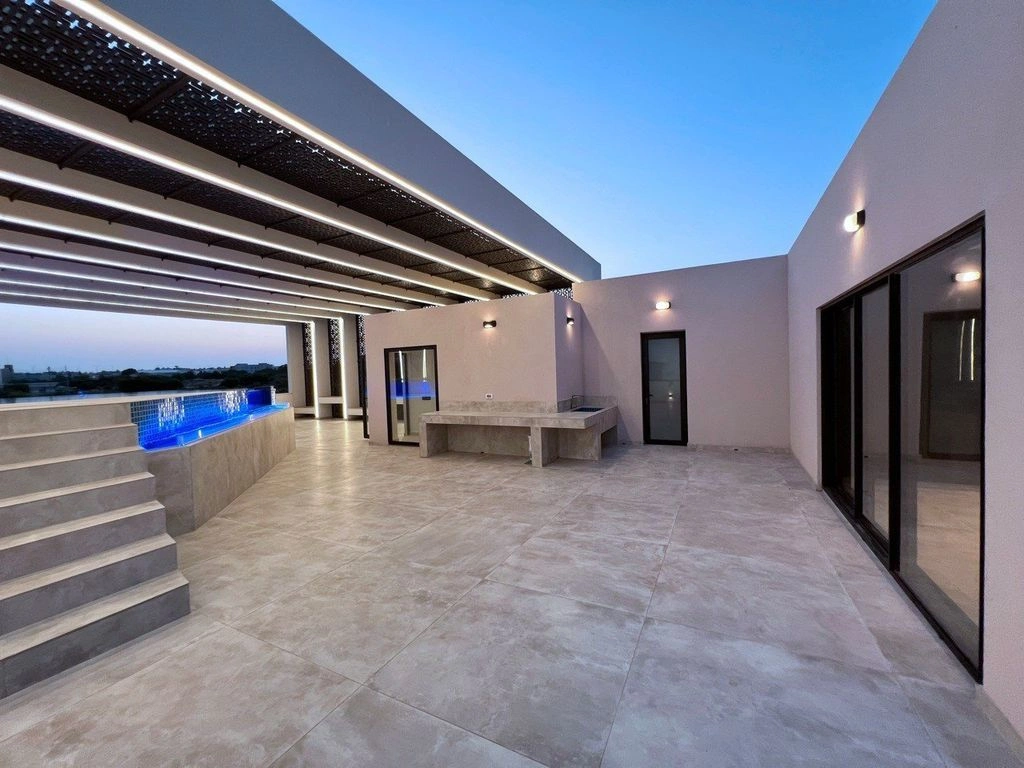 Villa di lusso 1034 m² con piscina a Strovolos, Cipro