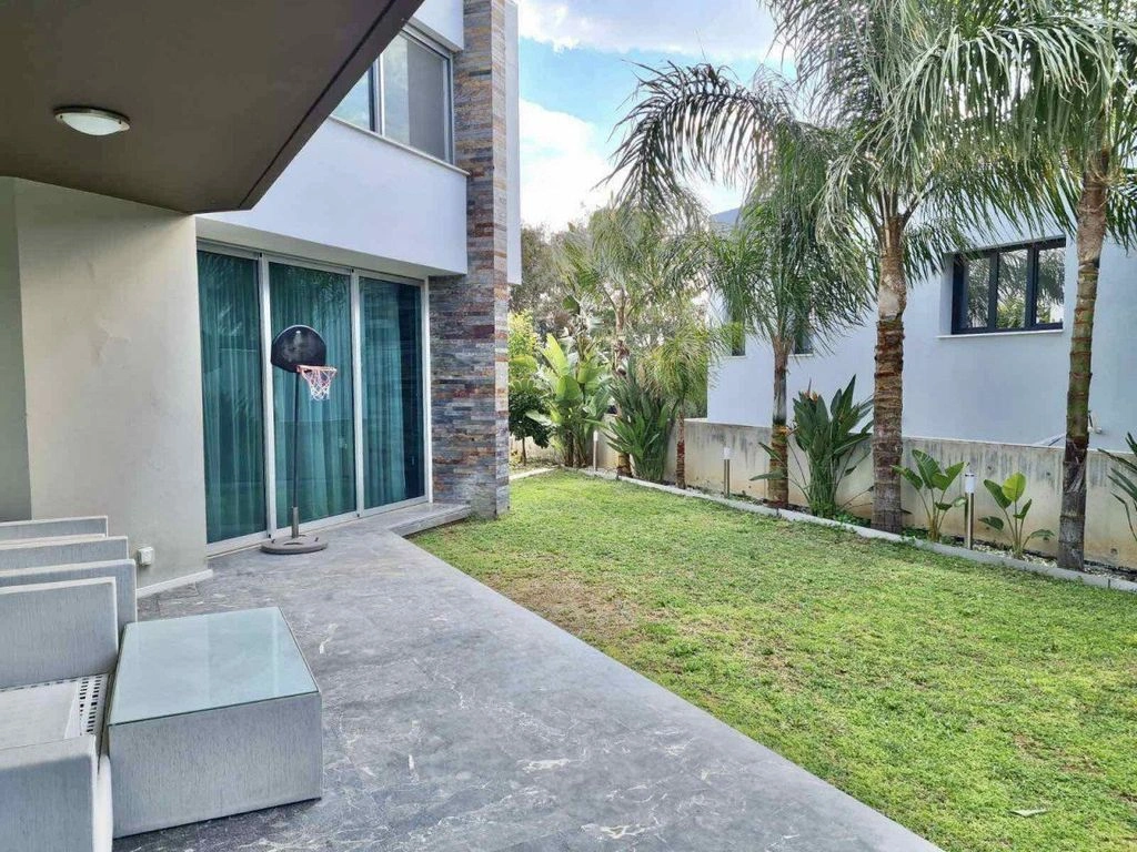 라카타미아, 키프로스의 수영장이 있는 럭셔리 빌라 249m2