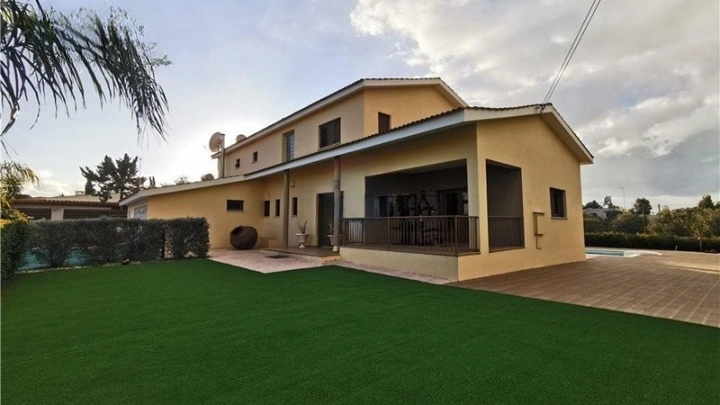 Villa 3+1 con parking en Lakatamia, Chipre