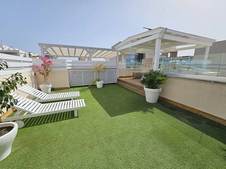 Germasogeia, Cyprus में लिफ्ट के साथ 3+1 पेंटहाउस