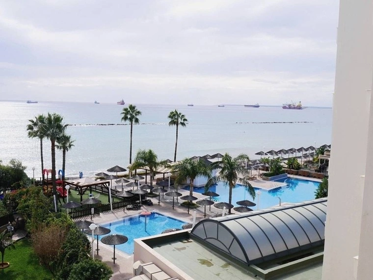 키프로스 Germasogeia의 야외 수영장이 있는 75 m2 아파트