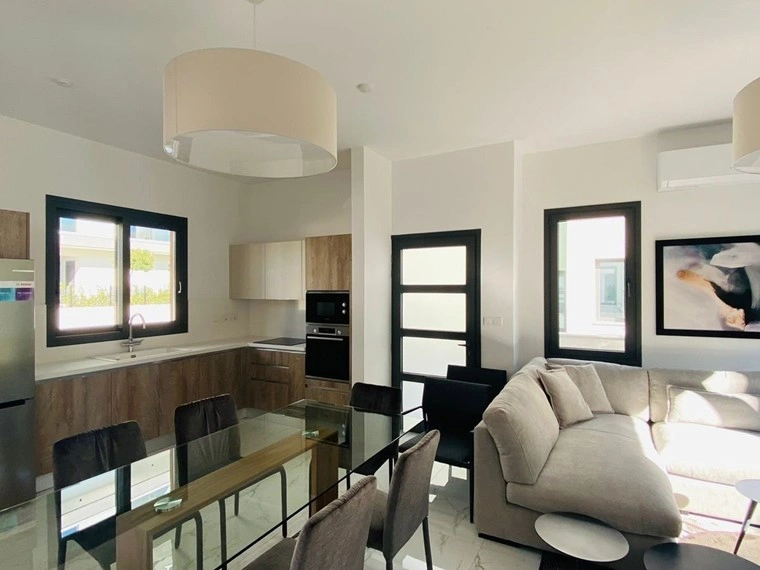 키프로스 Germasogeia — 주차 포함 107 m2 타운하우스