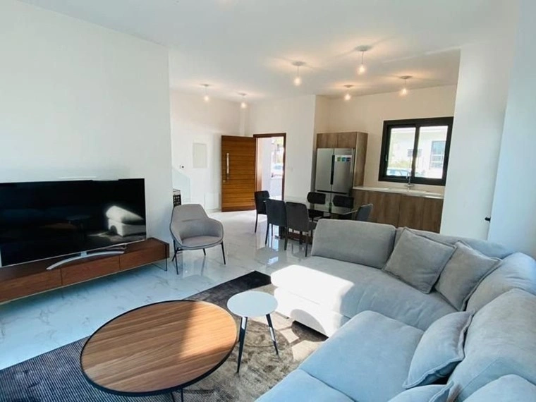 키프로스 Germasogeia — 주차 포함 107 m2 타운하우스