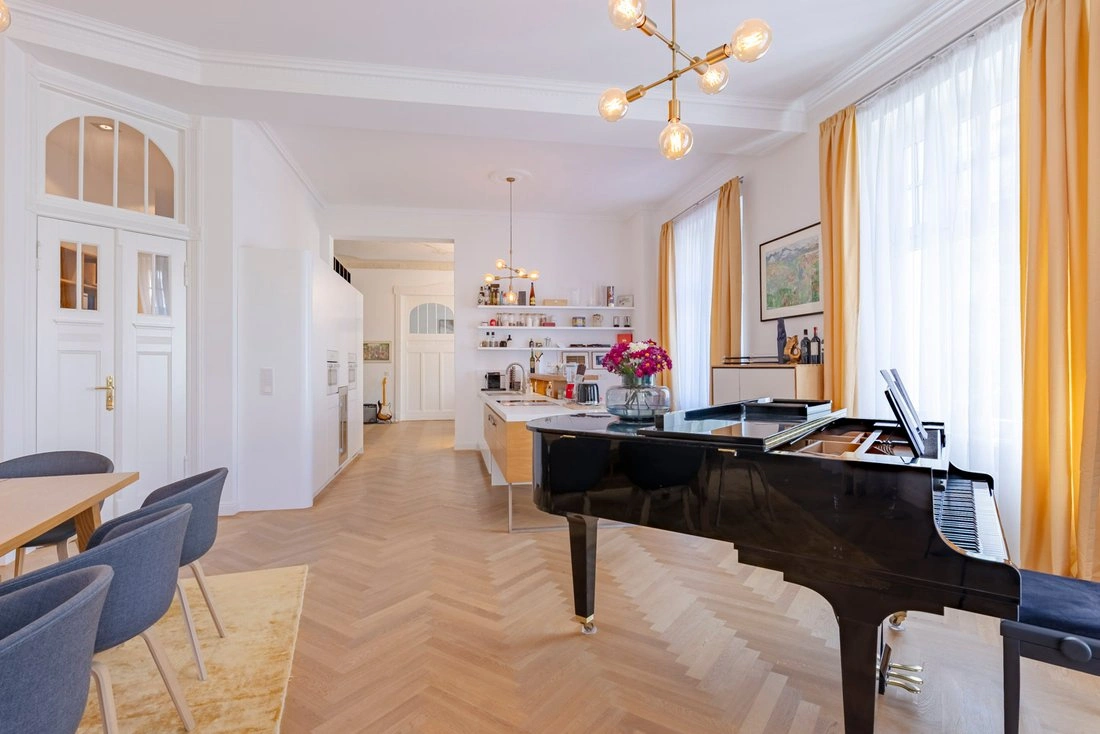 德国柏林 — 带花园、挑高的住宅