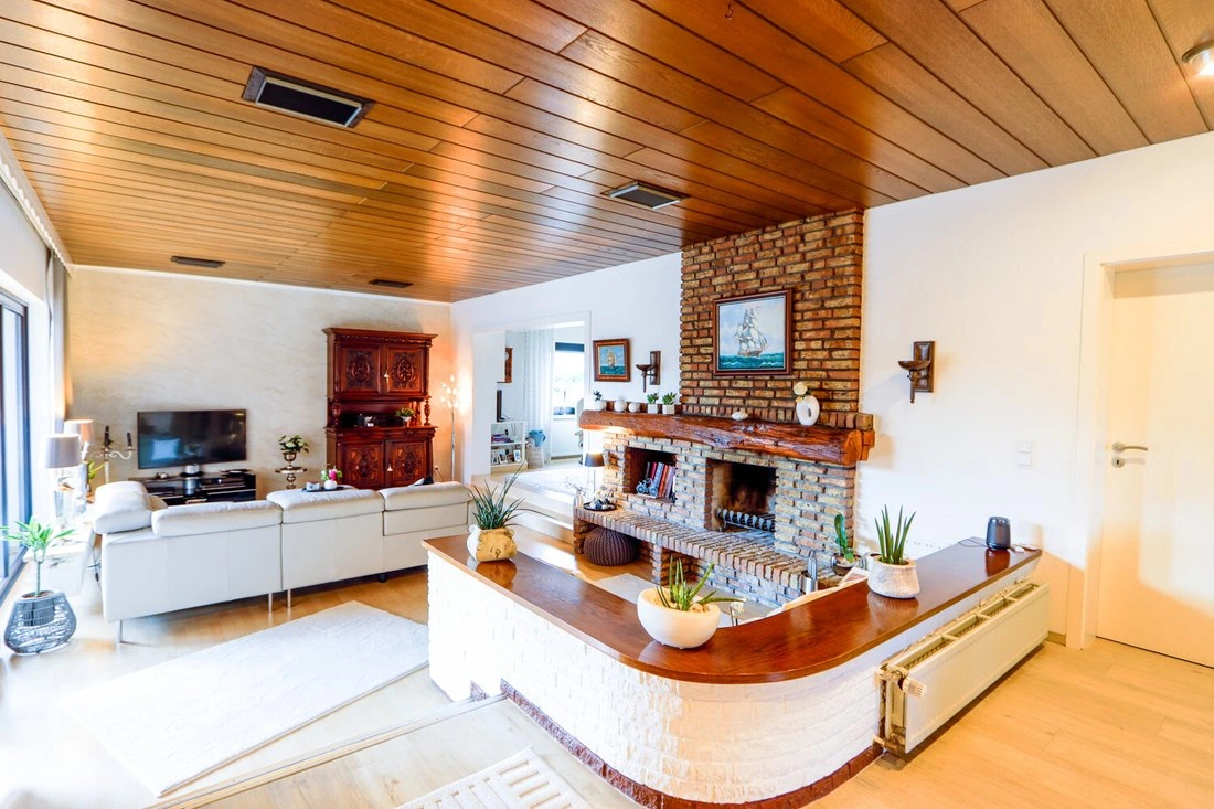 德国汉诺威带露台与壁炉的住宅