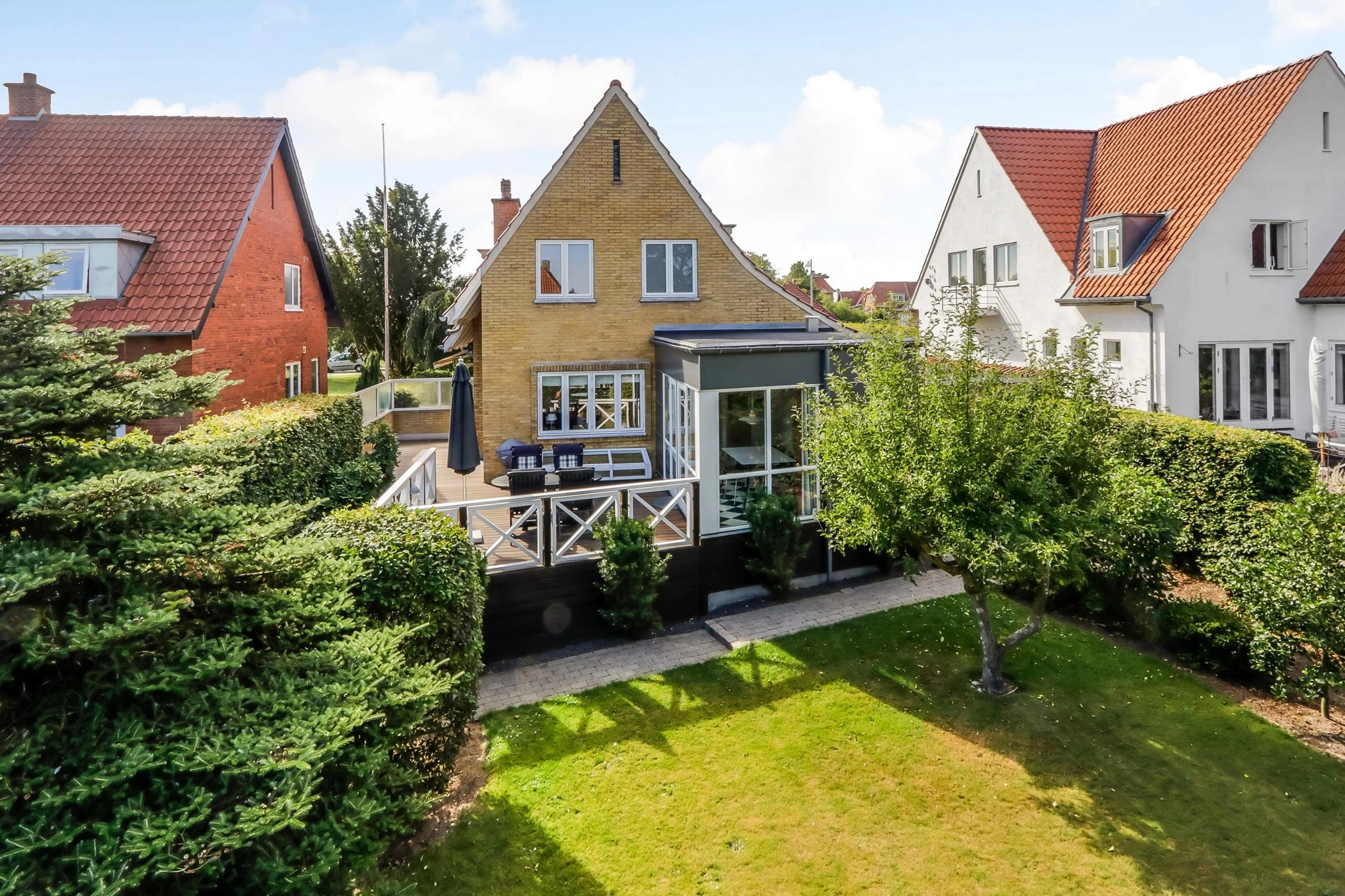 Kaufen Sie ein helles Haus mit drei Schlafzimmern und einem Wohnzimmer in Odense - 738k €