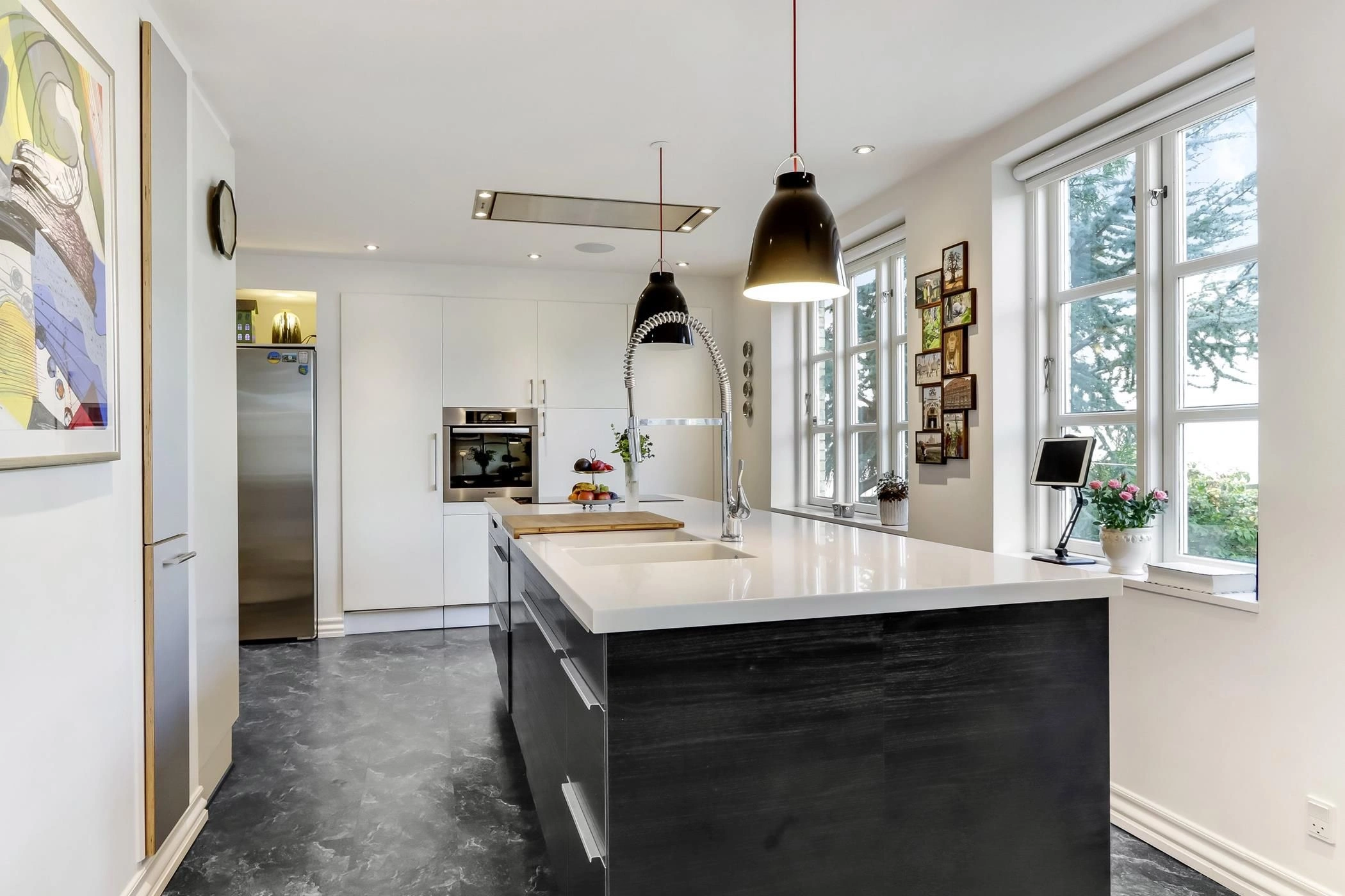 ओडेन्स के शांत इलाके में आरामदायक लेआउट वाला विशाल टाउनहाउस, डेनमार्क