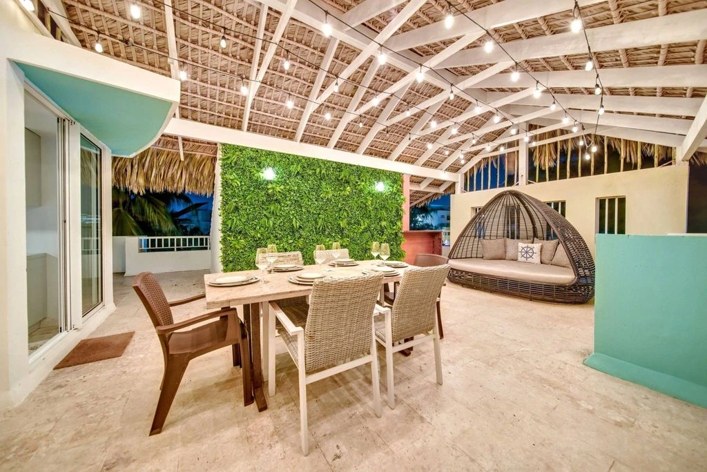 多米尼加巴瓦罗宽敞三居顶层公寓