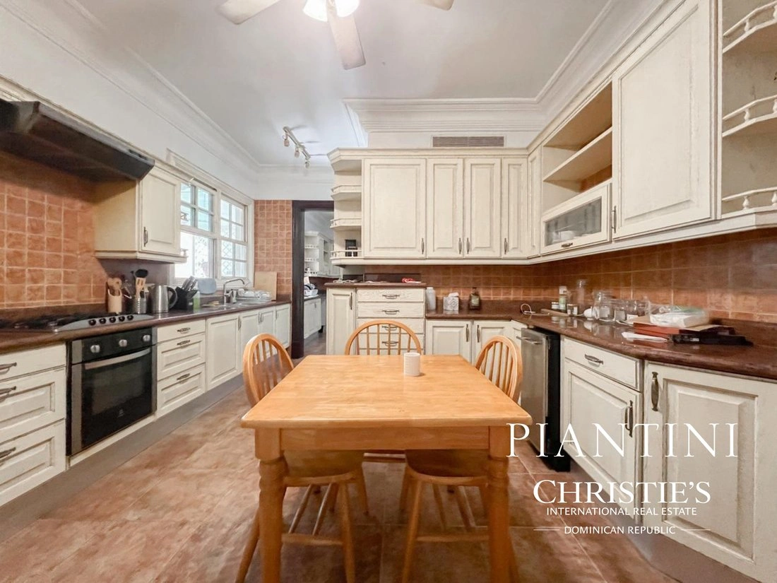 多米尼加共和国圣多明各带桑拿的5+1住宅