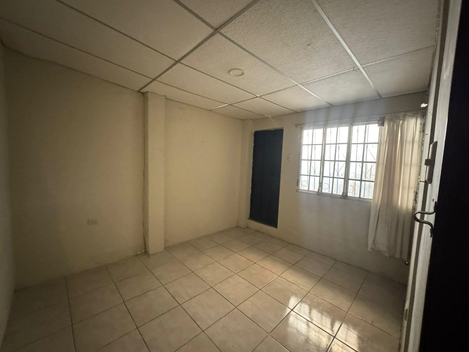 House 9+1 with garden in Guayaquil, Ecuador