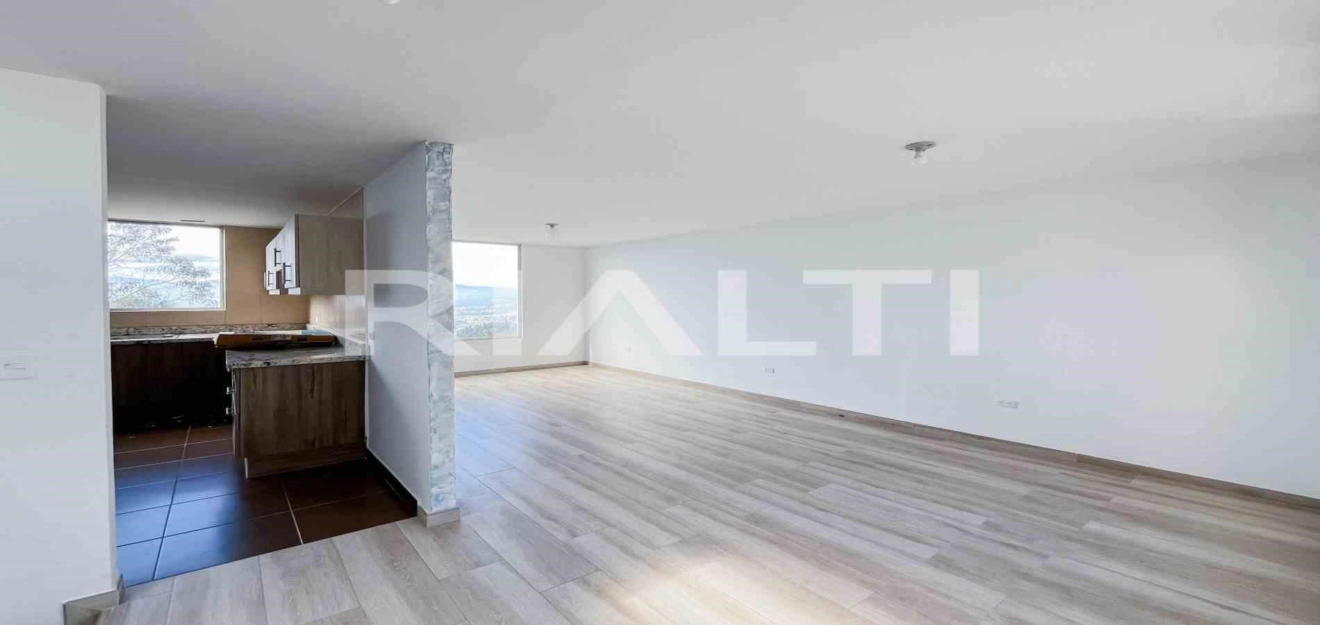 Maison 4+1 avec parking à Quito, Équateur