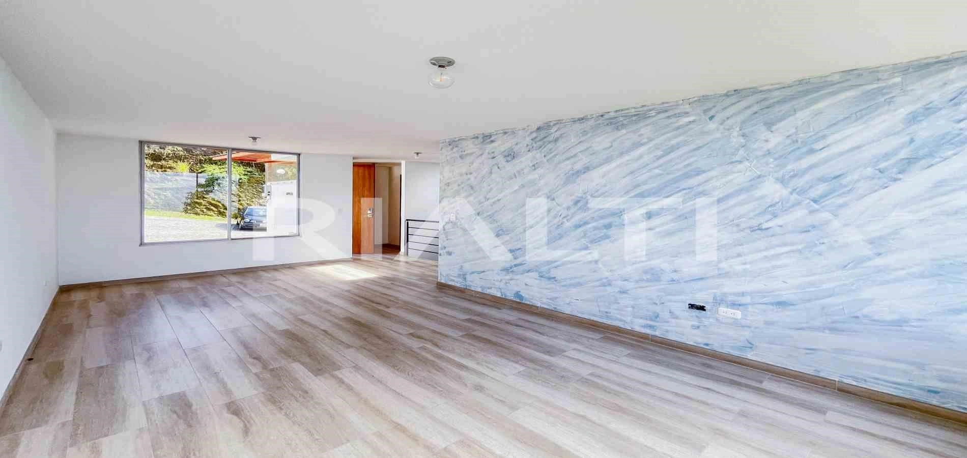 Maison 4+1 avec parking à Quito, Équateur