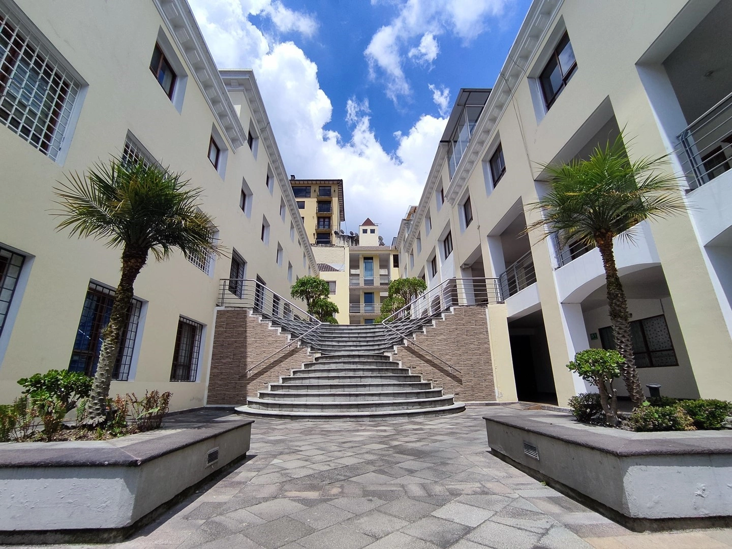 Appartamento 90 m2 con posto auto scoperto a Quito, Ecuador