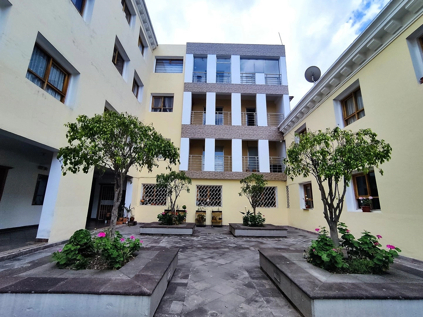 Appartamento 90 m2 con posto auto scoperto a Quito, Ecuador