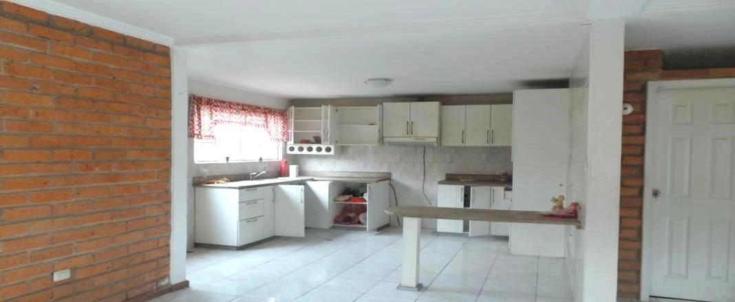 Casa 4+1 con vista mare a Cuenca, Ecuador
