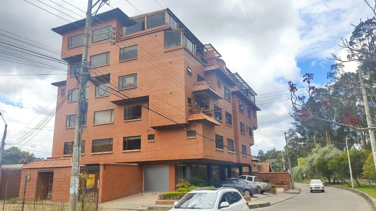 Duplex 4+1 con posto auto a Cuenca, Ecuador