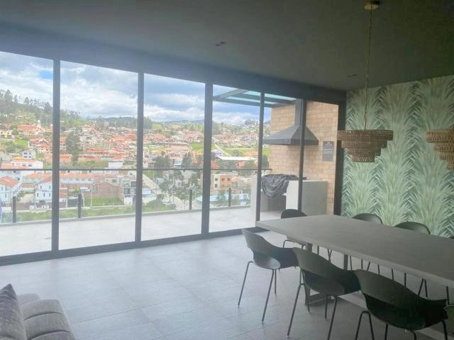 厄瓜多尔昆卡 2+1 海景公寓