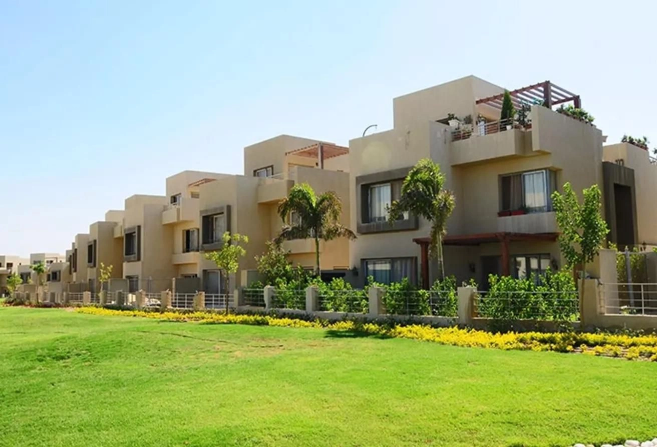 吉萨宽敞三居联排别墅