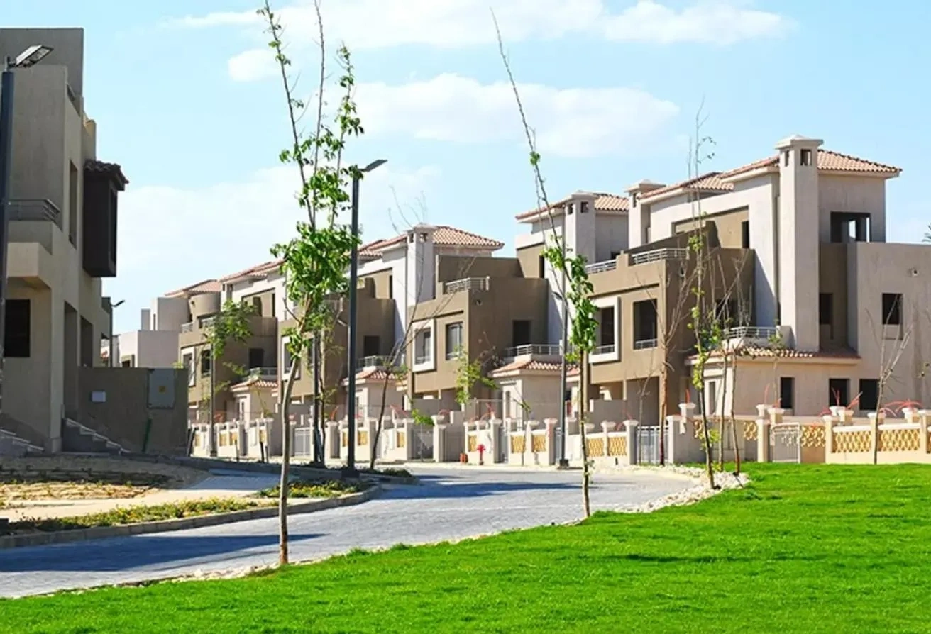 吉萨宽敞三居联排别墅