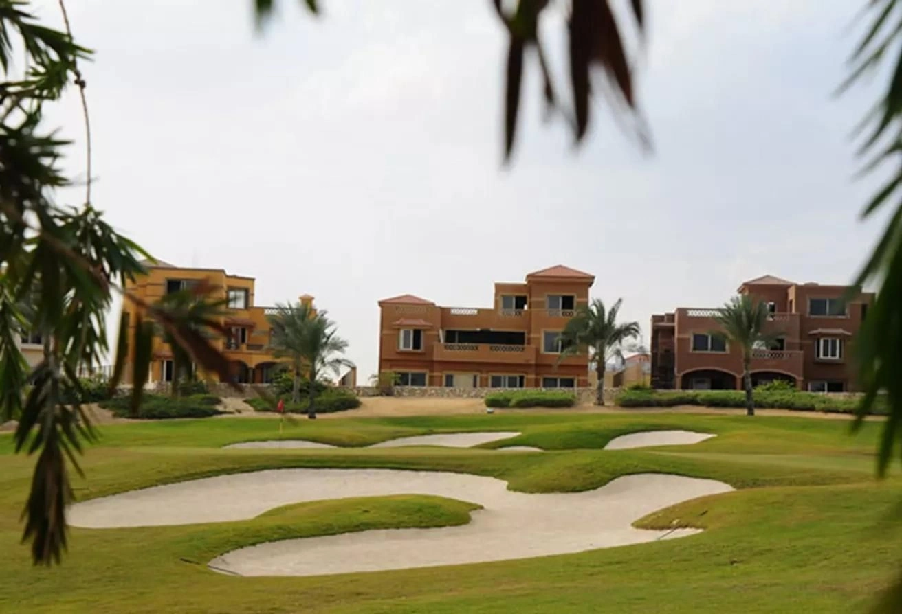 吉萨宽敞三居联排别墅