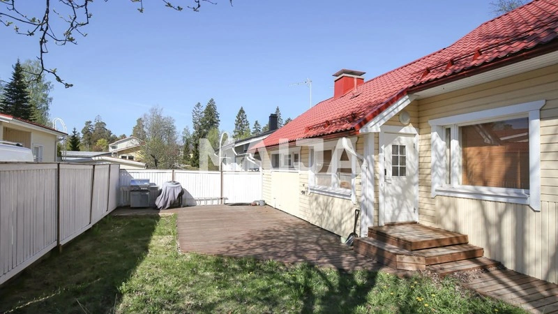 芬兰埃斯波阳光充足的 3+1 户型