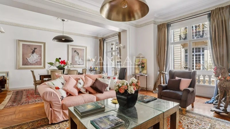 Роскошная квартира 220 м2 в Париже, Франция