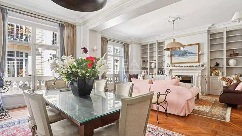 Роскошная квартира 220 м2 в Париже, Франция